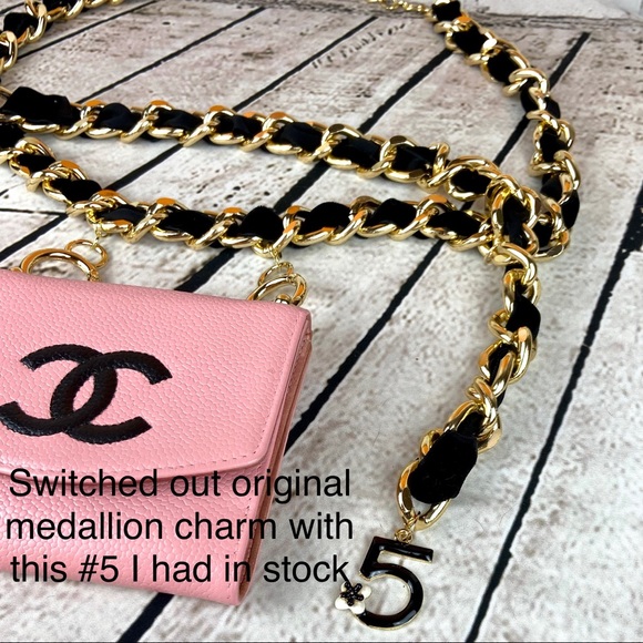 Chanel compact wallet crossbody or belt chain bum bag with keychain bag charm - Picture 5 of 16